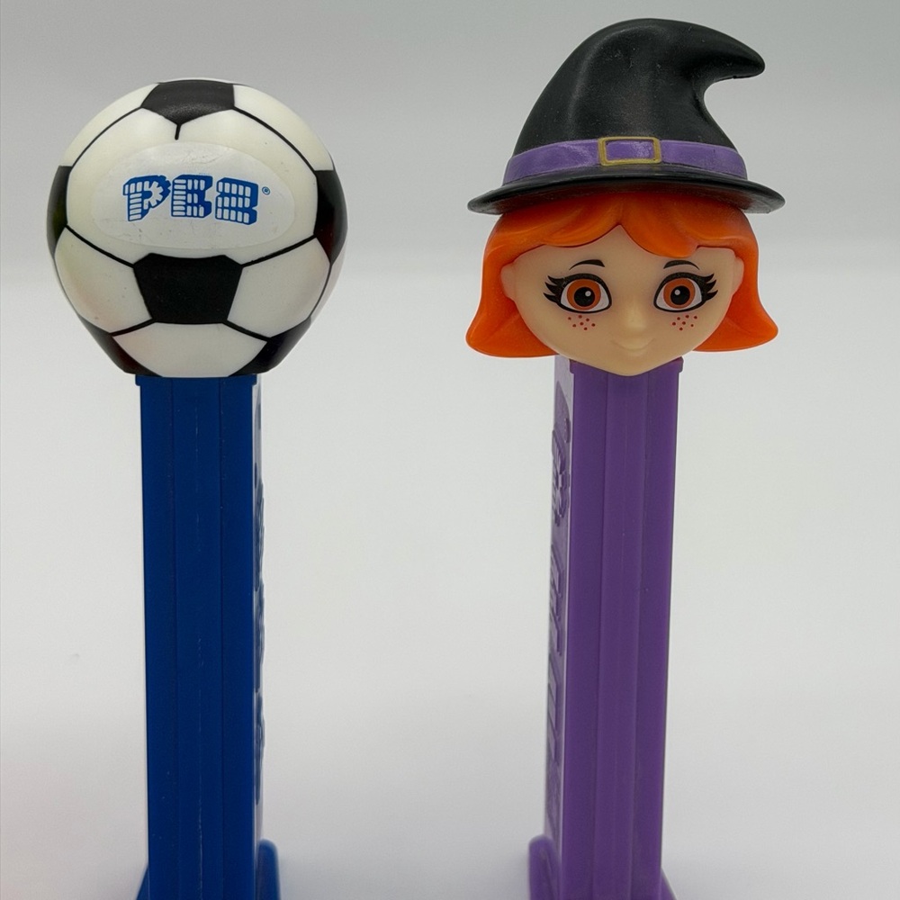 Vintage Mix of PEZ Dispensers Elsa Simba Thor Mike Soccer Witch Collectible - Picture 2 of 4